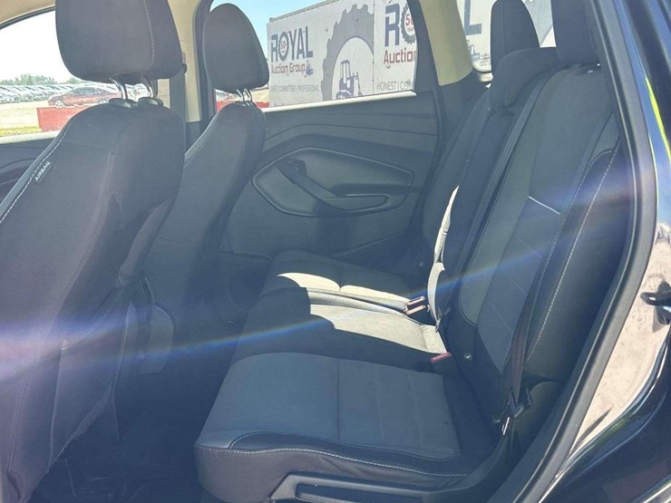 2015-ford-escape-se-image-22