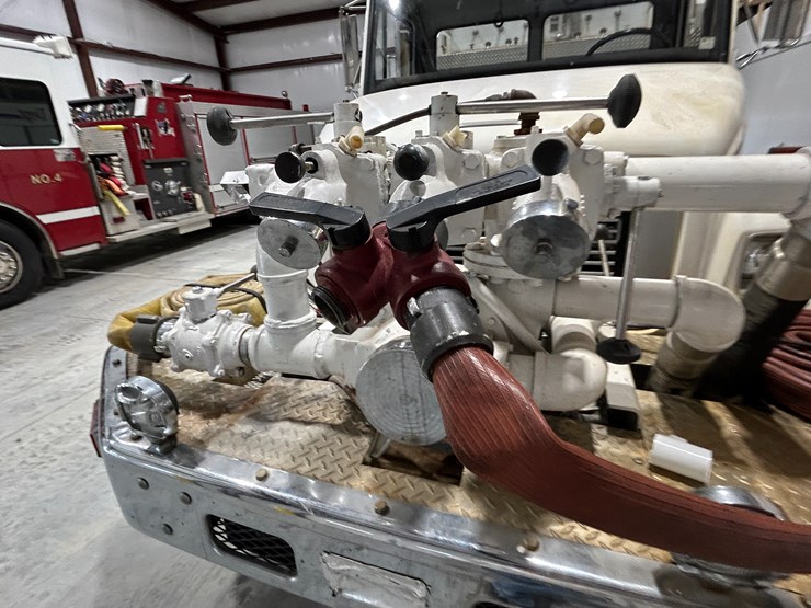 1993-freightliner-fl80-image-54