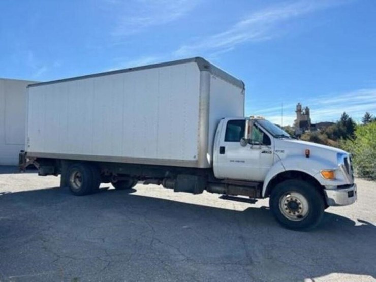 2013-ford-f750-xl-image-4