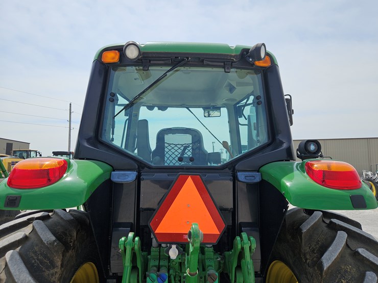2018-john-deere-6110m-image-13