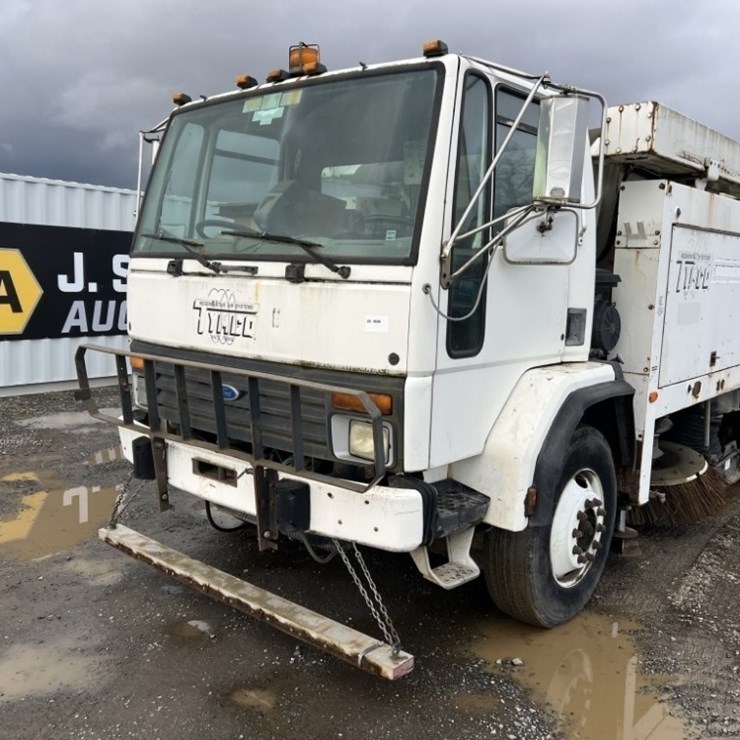 1997 FORD CF8000