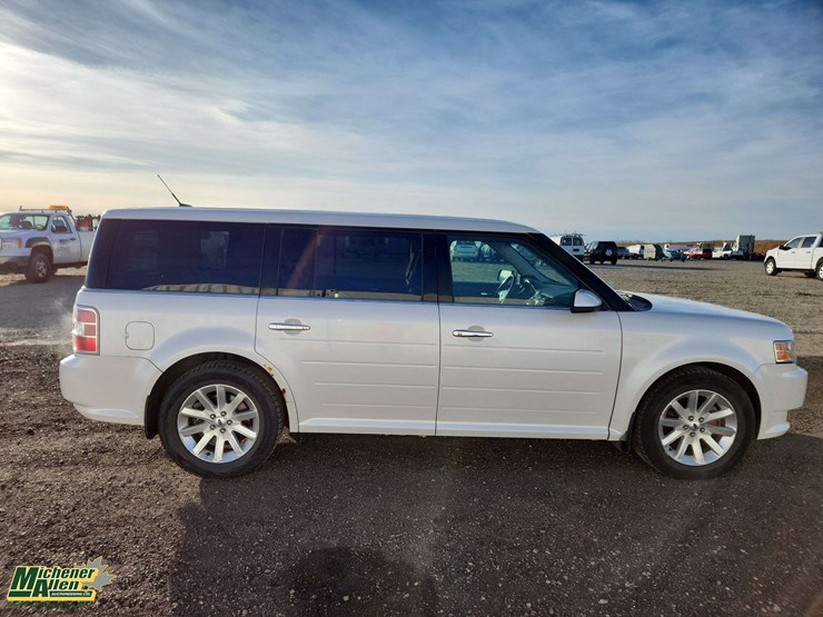 2010-ford-flex-image-27