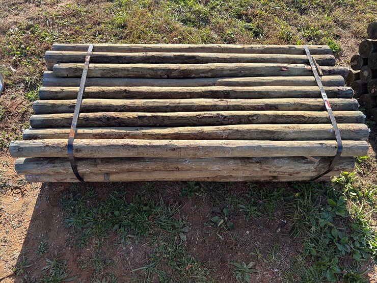 #58-•-wooden-fence-posts-image-1