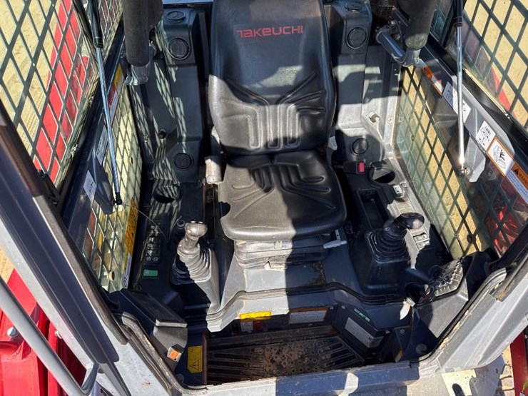 takeuchi-tl10v2-image-17