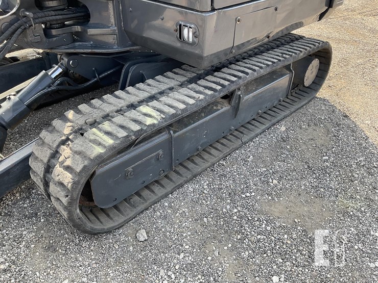 2018-case-cx57c-image-17