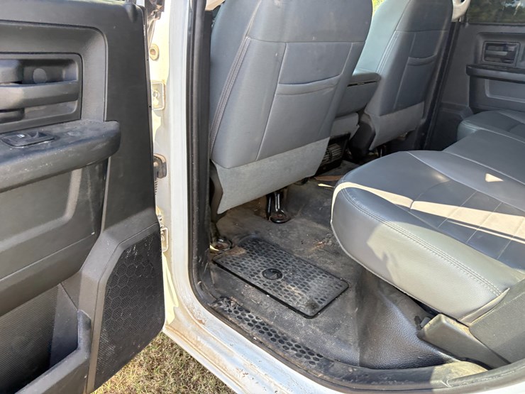 2017-dodge-1500-image-33