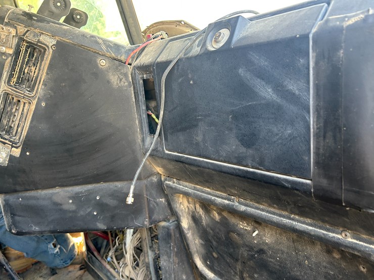 #22532-•-1996-freightliner-t/a-daycab-dump-truck-vin:1fuydzyb8tp876191-image-31