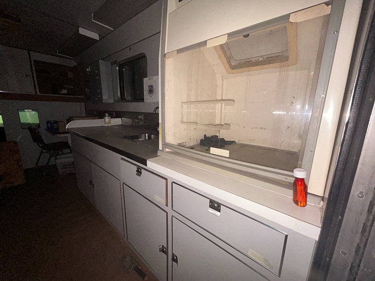 1992-ford-e350-image-16