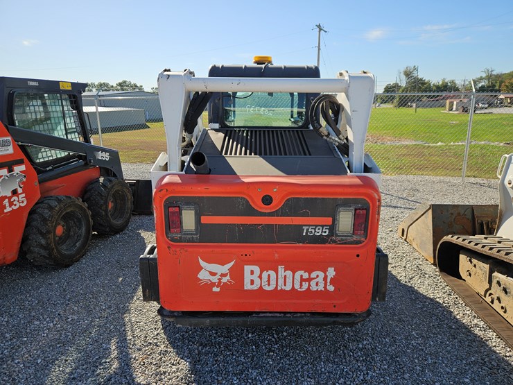 2016-bobcat-t595-image-17