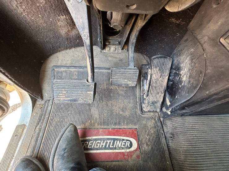 #22533-•-1994-freightliner-t/a-daycab-dump-truck-vin:-1fuyfdyb6rp462199-image-60