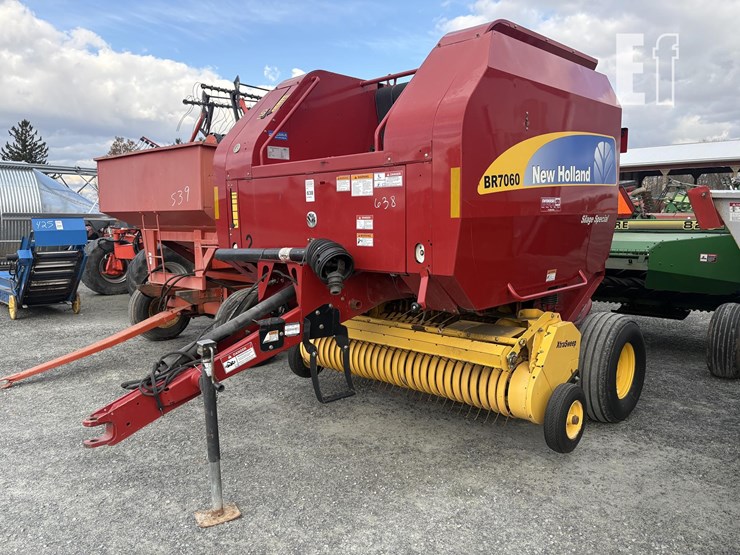 2013-new-holland-br7060-image-1