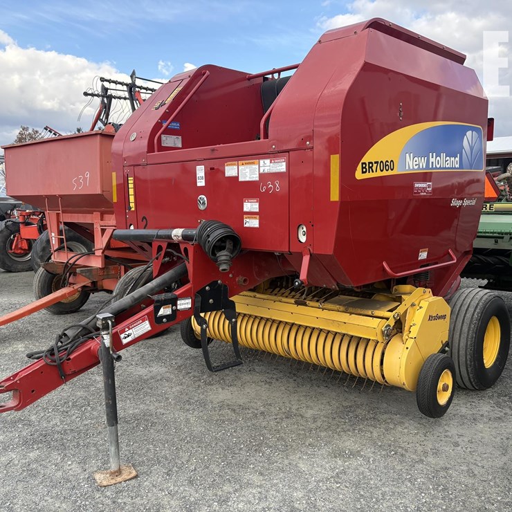 2013 NEW HOLLAND BR7060
