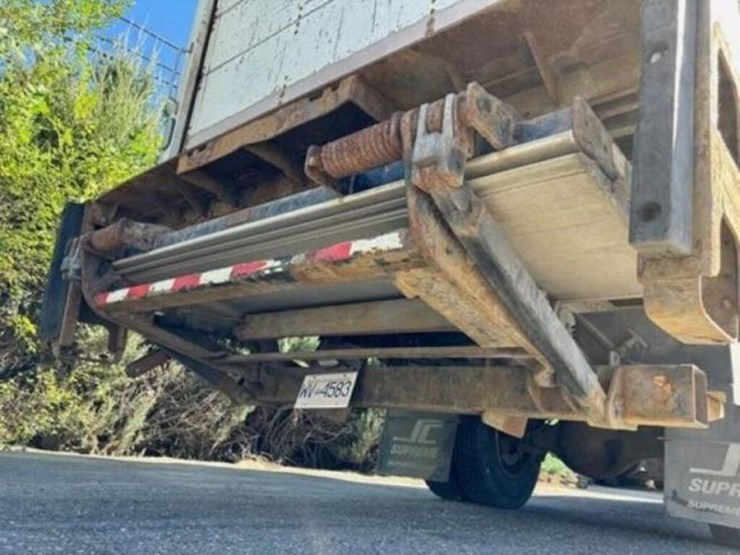 2013-ford-f750-xl-image-31