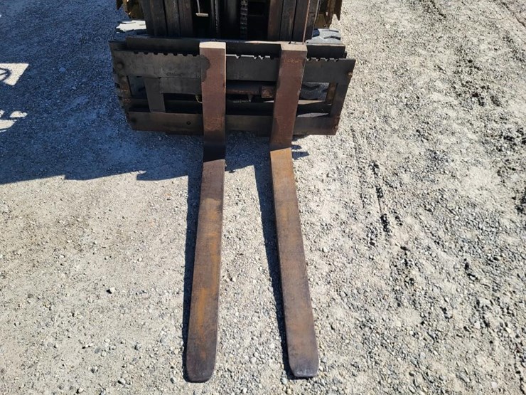 clark-t500-forklift-image-9