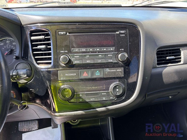 2016-mitsubishi-outlander-image-17