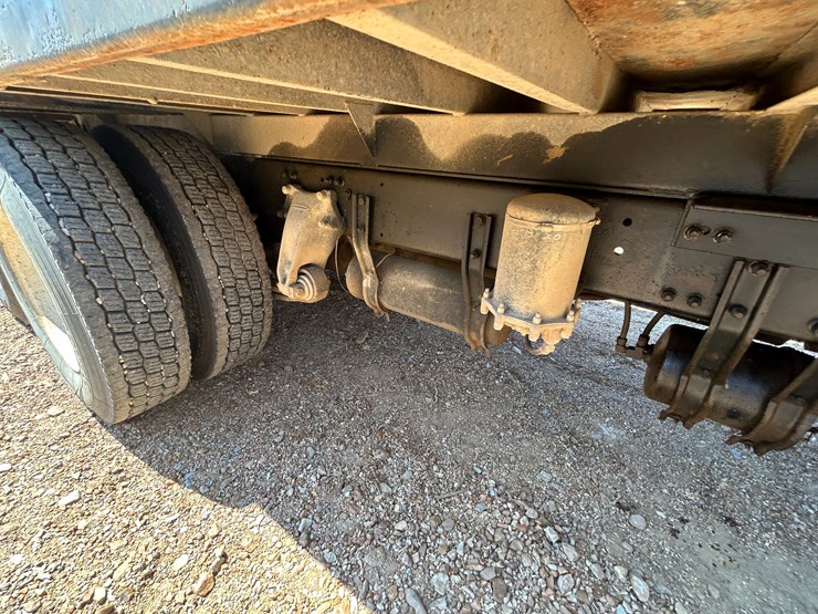 #22533-•-1994-freightliner-t/a-daycab-dump-truck-vin:-1fuyfdyb6rp462199-image-14