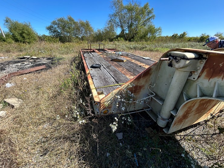 #22567-•-cw-4373-44'-t/a-fixed-neck-lowboy-trailer-cw-94-image-14