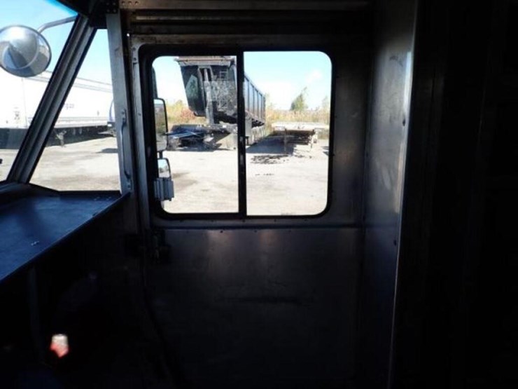 2004-international-1652-image-19