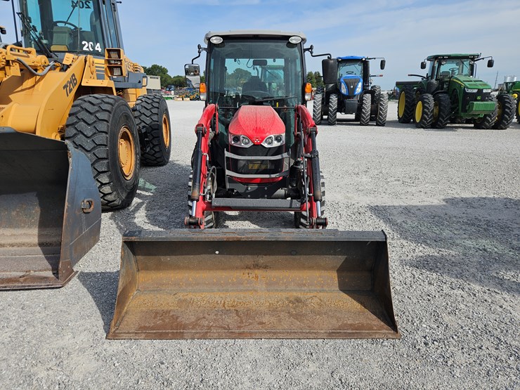 2021-massey-ferguson-1835m-image-2