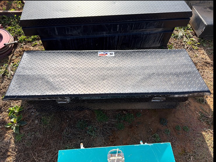 #38-•-diamondplate-toolbox-image-1