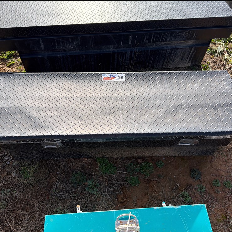 #38 • Diamondplate Toolbox