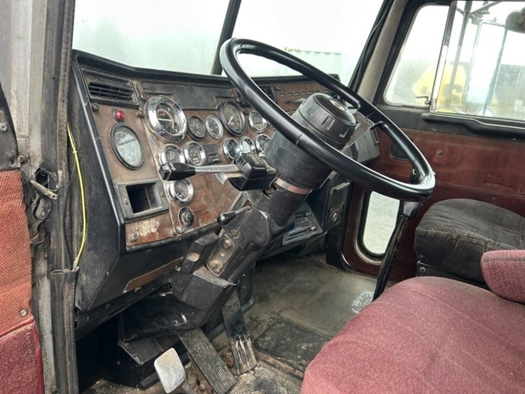 1992-peterbilt-379-image-20