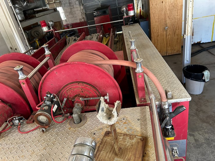 #22556-•-howe-load-star-1800-s/a-daycab-fire-truck-d0532ghb25589-image-36