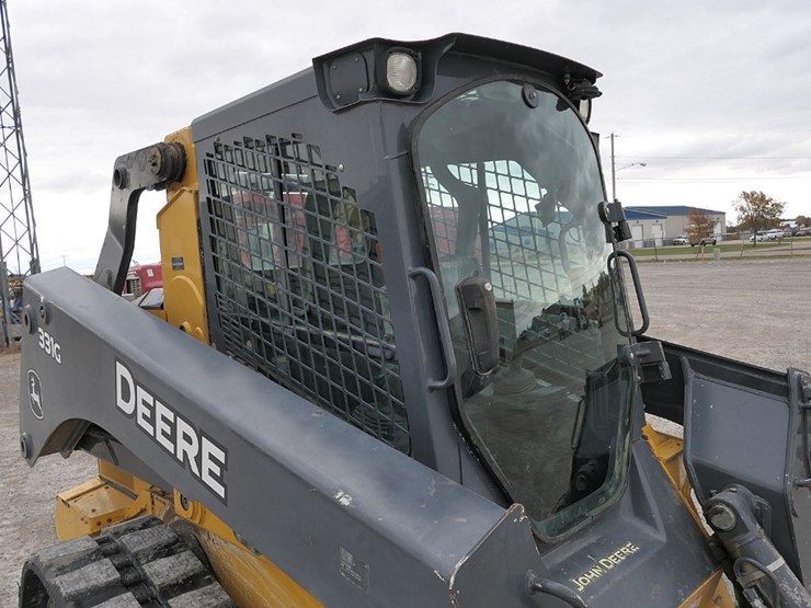 2018-deere-331g-image-25