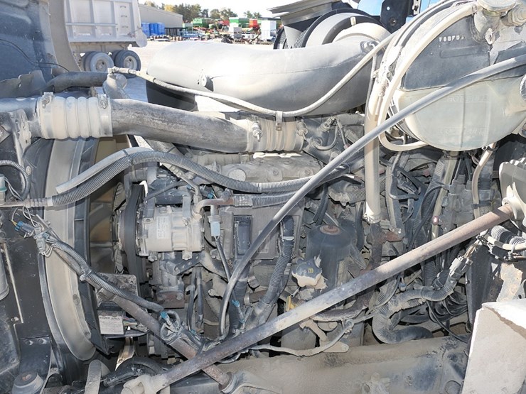 2004-mack-ch613-image-23