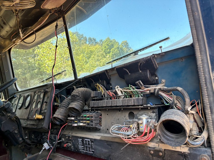 1995-international-9400-image-59