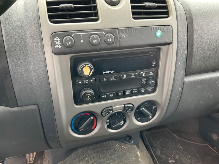 2005-chevrolet-colorado-image-18