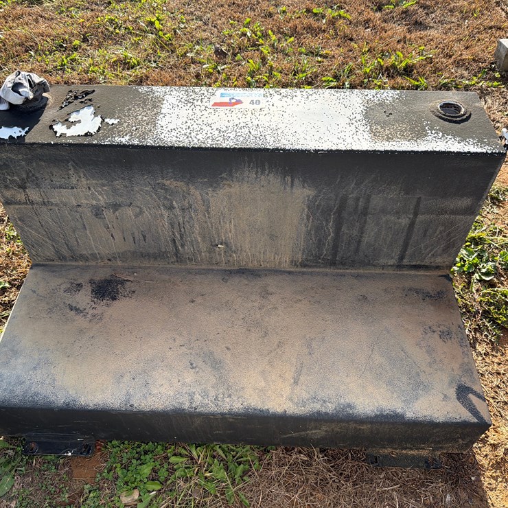 #40 • Metal Fuel Tank