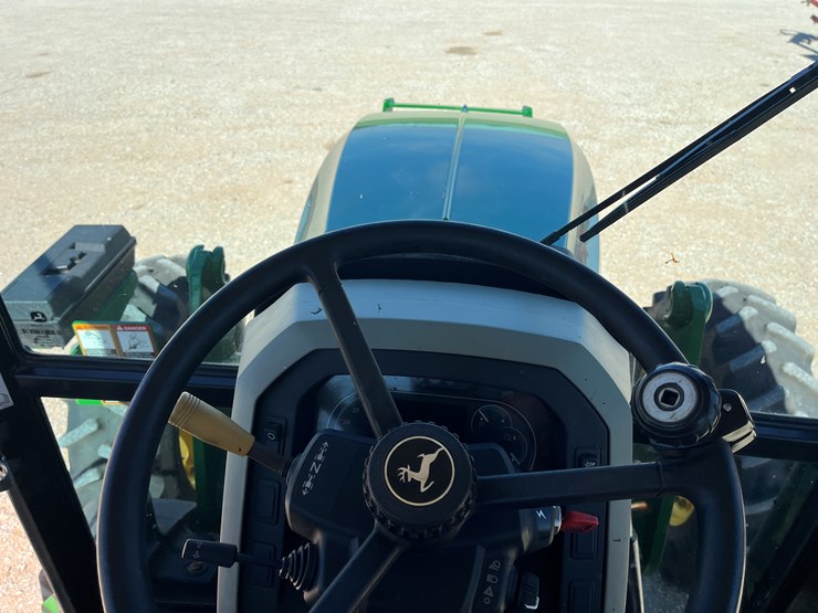 2020-john-deere-5100e-image-19