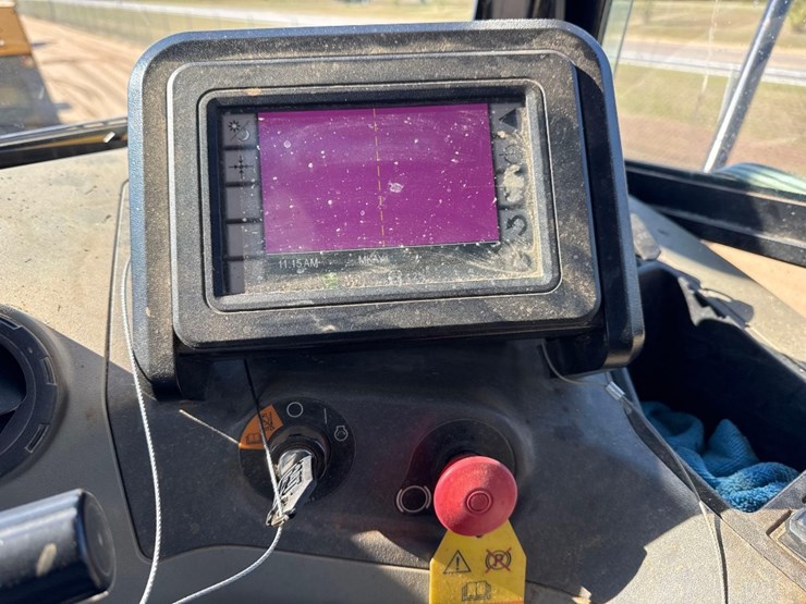 2020-caterpillar-745-image-24