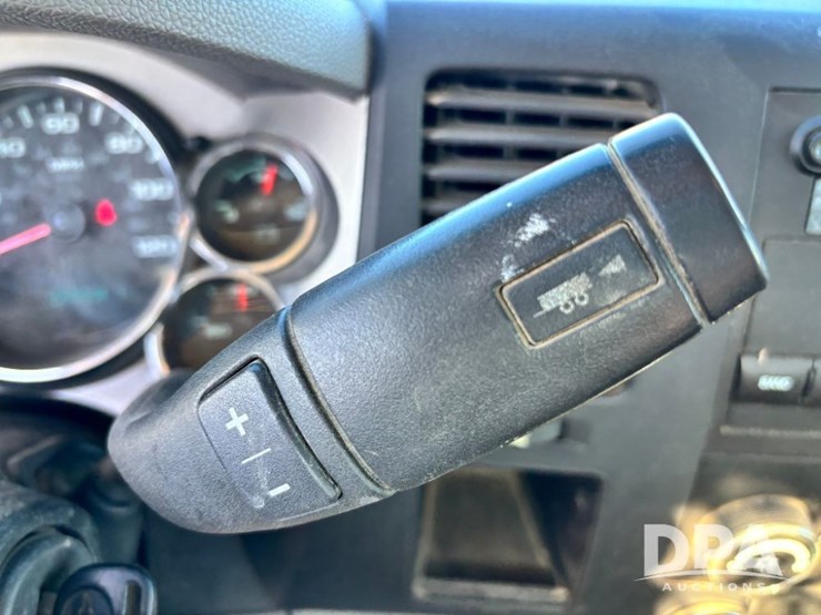 2013-chevrolet-3500hd-image-71