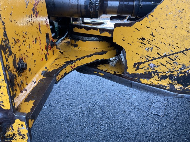 2011-volvo-l60f-image-15