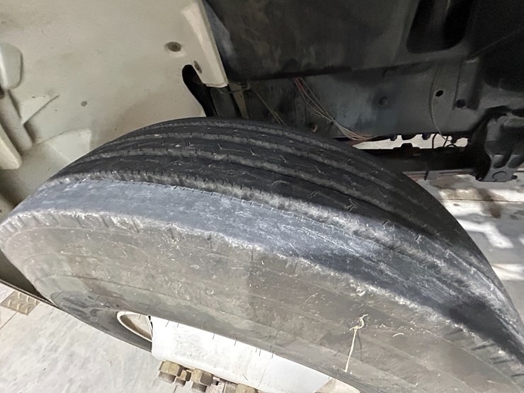 1993-freightliner-fl80-image-5