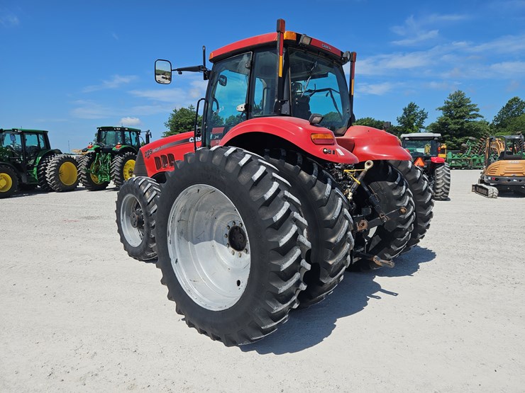 2011-case-ih-magnum-225-image-12