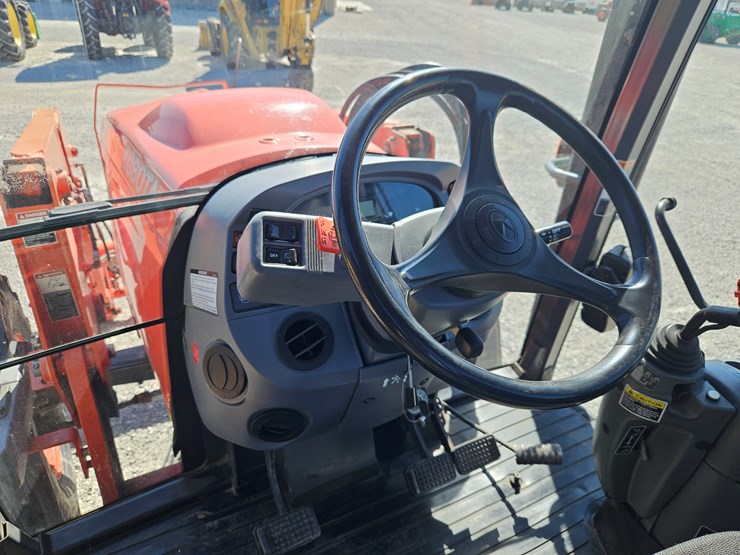 2013-kubota-m135gx-image-19