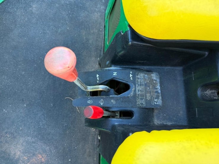 john-deere-gator-image-9