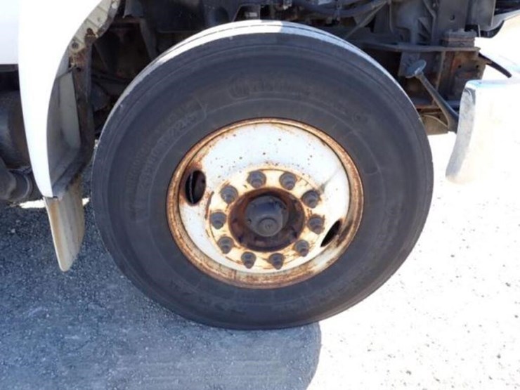 2013-ford-f750-image-32