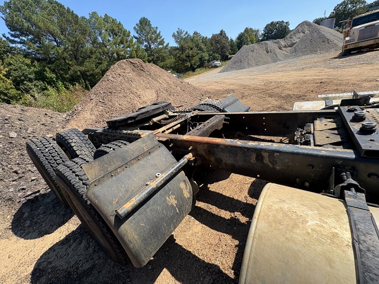 #22534-•-2014-freightliner-prostar-lf-687-t/a-daycab-truck-tractor-vin:-1hsdjsnr4eh099715-image-14