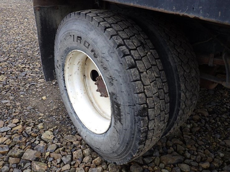 2011-ford-f650-image-16