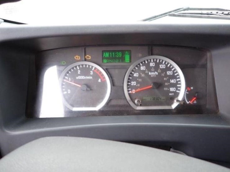 2018-isuzu-nrr-image-12