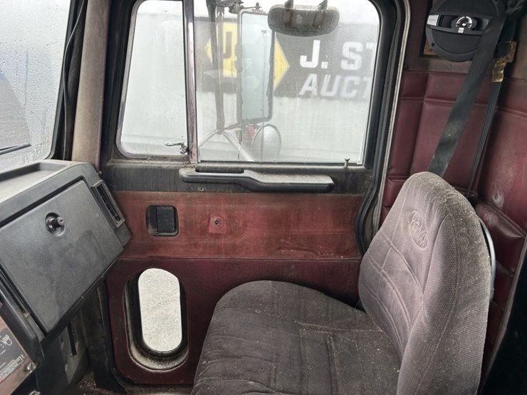 1992-peterbilt-379-image-13