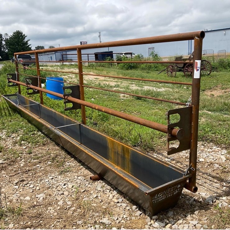 #104 • 24ft Stand-Up Metal Panel with Feed Trough