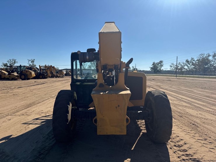 2015-caterpillar-tl943c-image-3