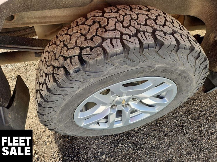 2019-chevrolet-silverado-1500-image-32