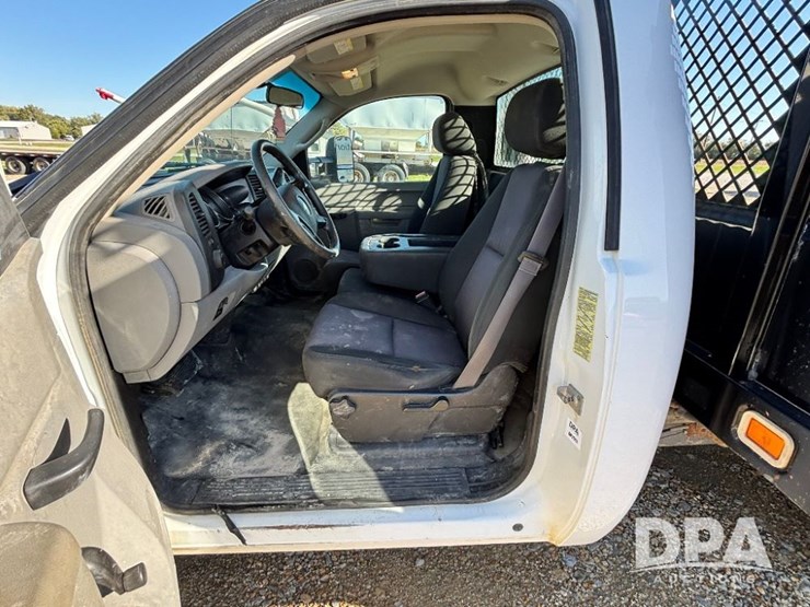 2013-chevrolet-3500hd-image-64