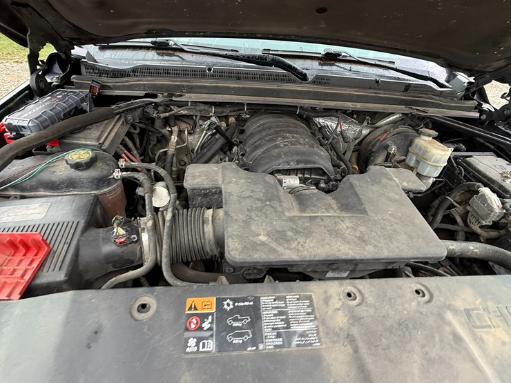 2015-chevrolet-tahoe-image-41